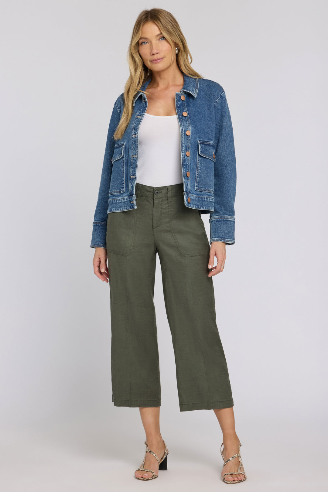 Wide Leg Cargo Capri Hosen aus Stretchleinen | Desert Green