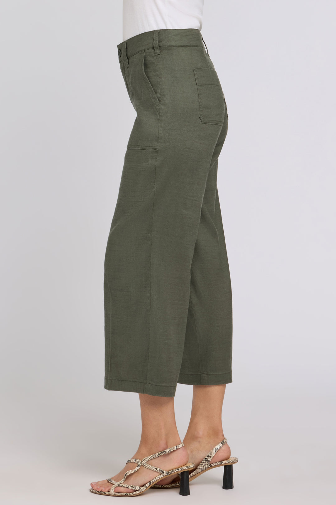 Wide Leg Cargo Capri Hosen aus Stretchleinen | Desert Green