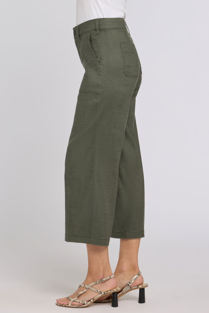 Wide Leg Cargo Capri Hosen aus Stretchleinen | Desert Green