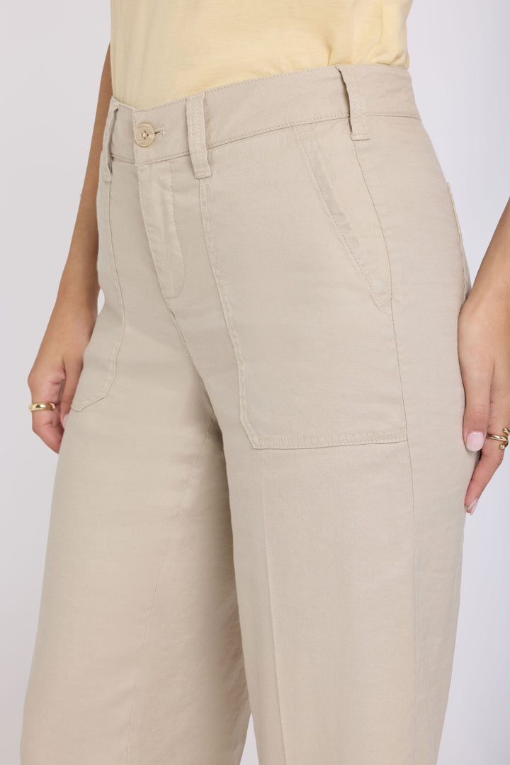 Wide Leg Cargo Capri Hosen aus Stretchleinen | Feather