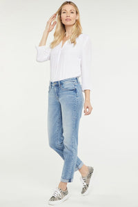 Margot Girlfriend Jeans Light Blue Premium Denim | Quinta | Denim | NYDJ