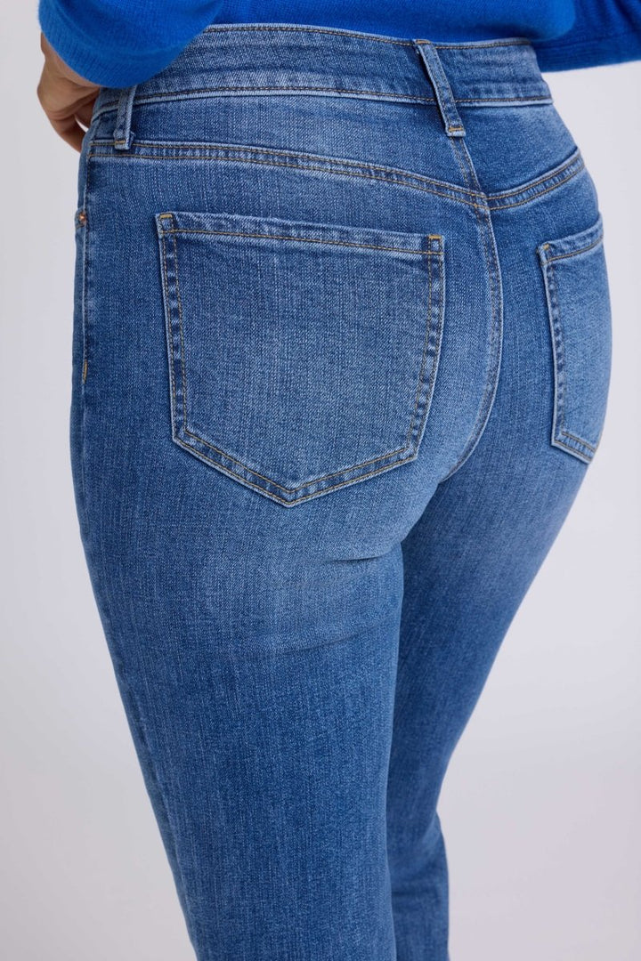 Marilyn Straight Jeans With High Rise | Yarrow - NYDJ