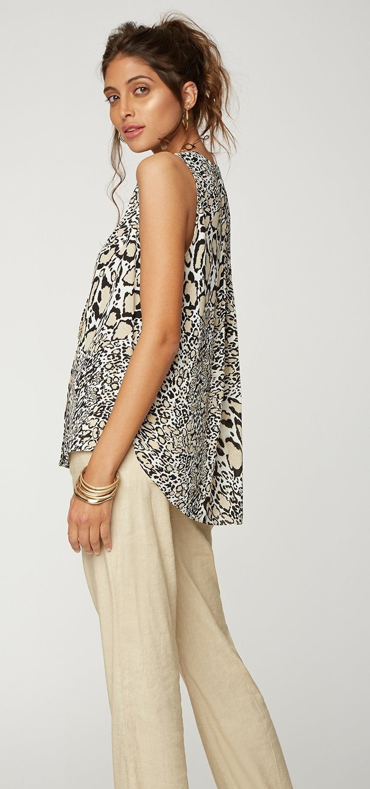 Sleeveless Pintuck Blouse Animal print | Abstract Jaguar | Top | NYDJ