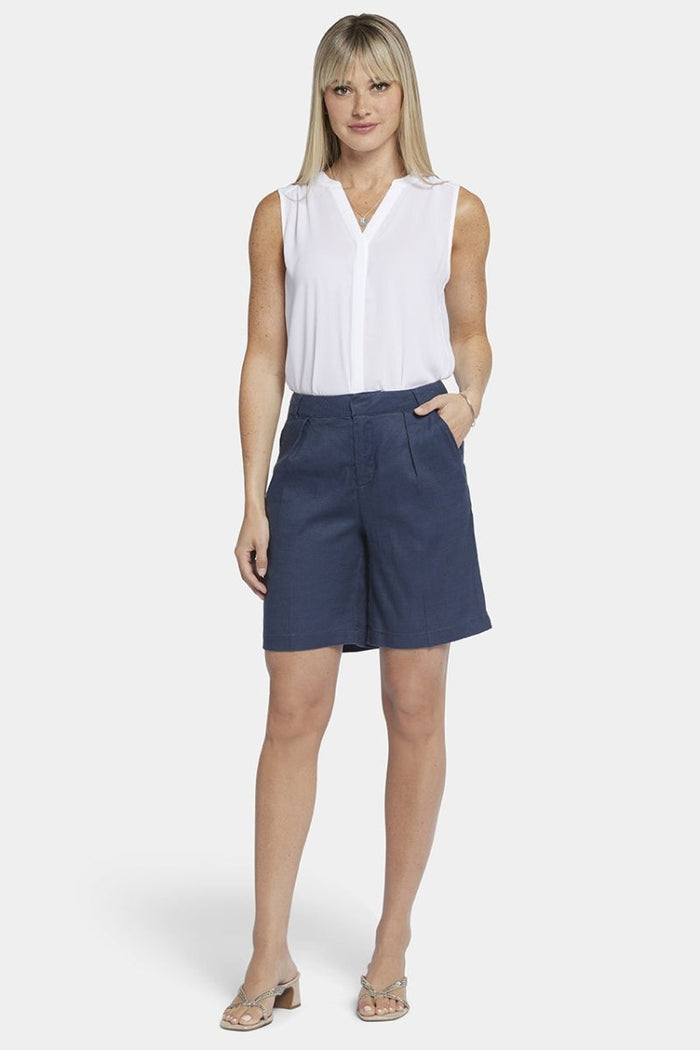 Relaxed Short In Oxford Navy Stretch Linen | Oxford Navy | Shorts | NYDJ