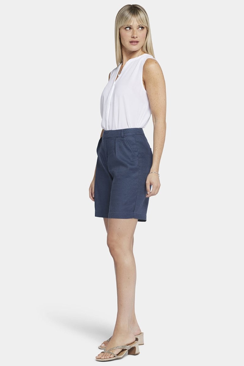 Relaxed Short In Oxford Navy Stretch Linen | Oxford Navy | Shorts | NYDJ